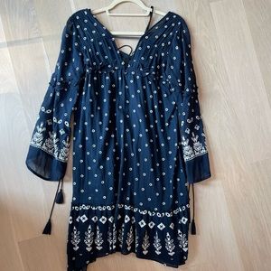 10 Crosby Derek Lam Embroidered Navy Boho Mini Dress Bell Sleeve Size 2